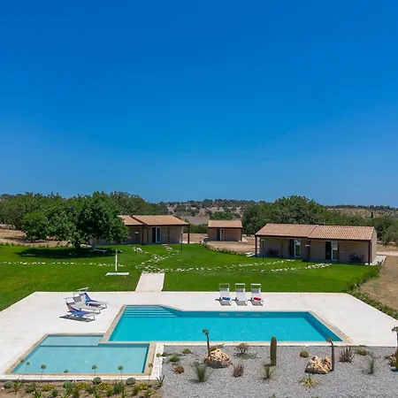 Borgo Del Casale - Isulatravel Homestay Casale Modica